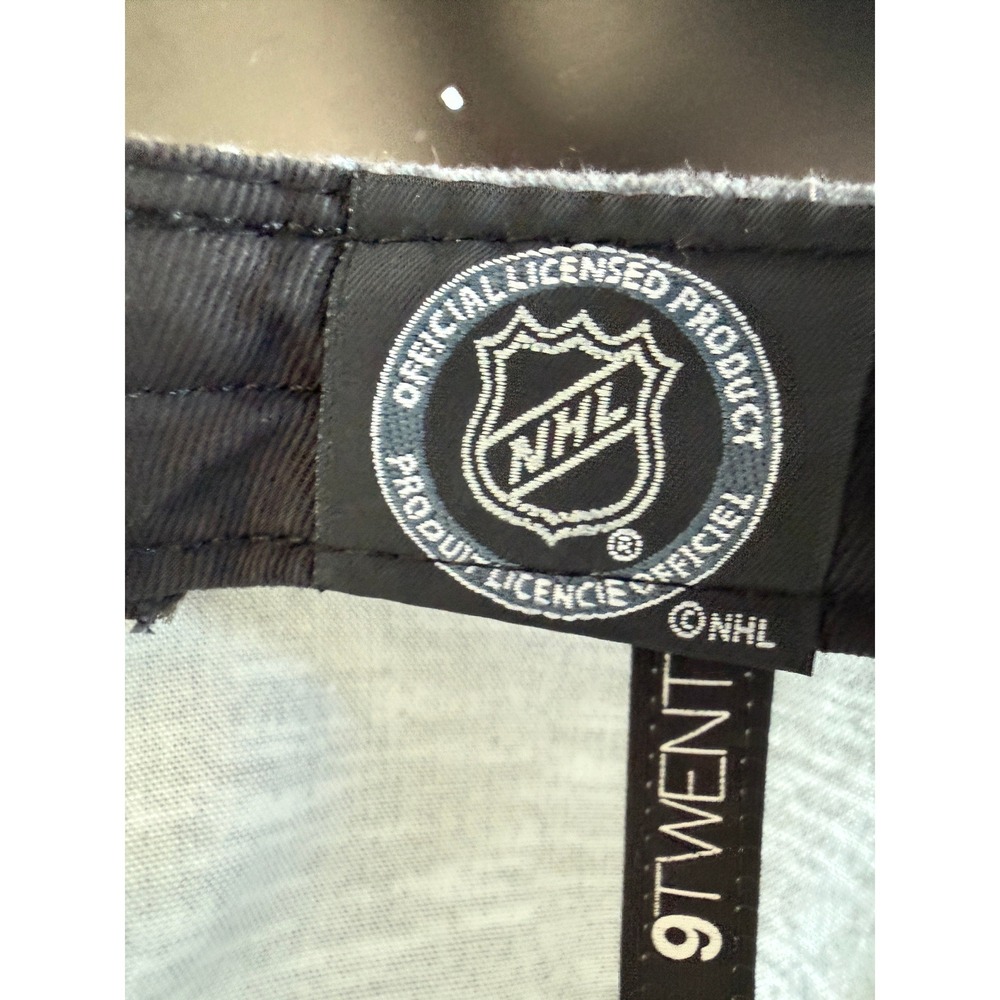 New Era 9TWENTY Chicago Blackhawks NHL Women Heathered Grey Adjustable Hat - Picture 8 of 8